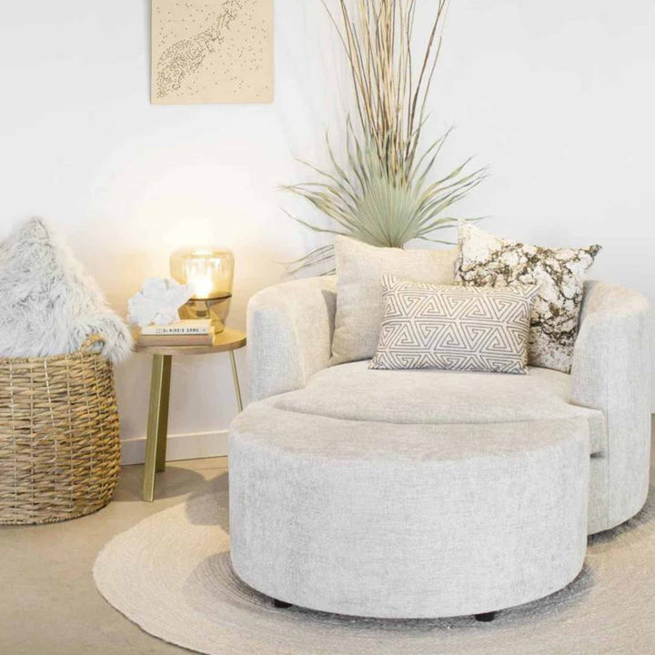 NESTLE CHAIR, CUSTOMIZABLE