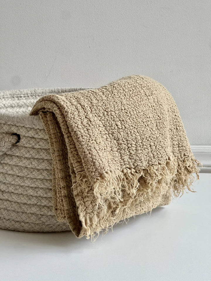 NANTUCKET LINEN THROW, PALE CHESTNUT