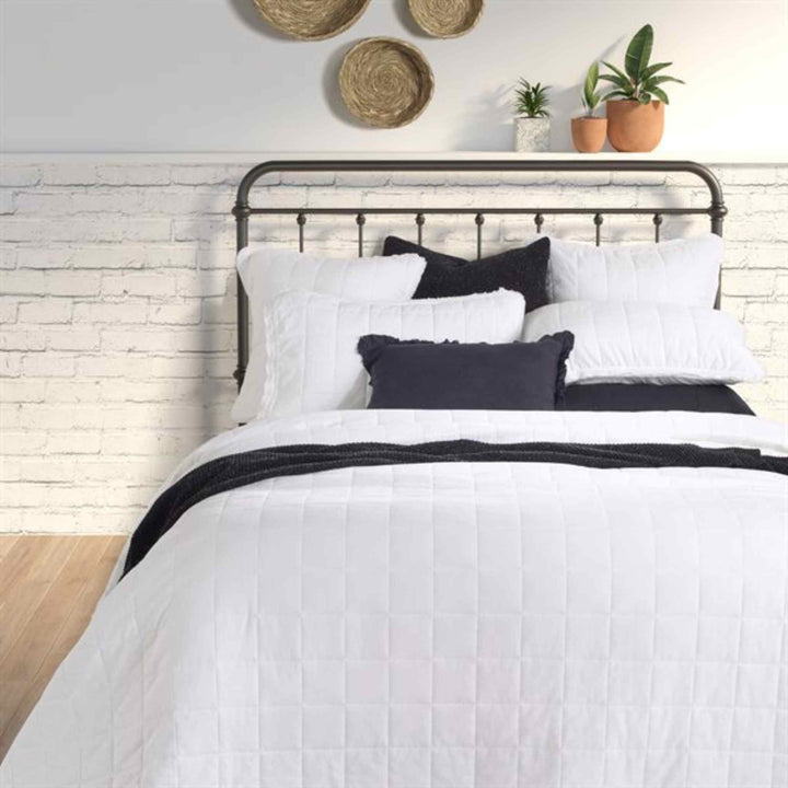 WHITE FRINGE COVERLET