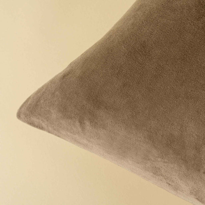 VERA LUXE PILLOW