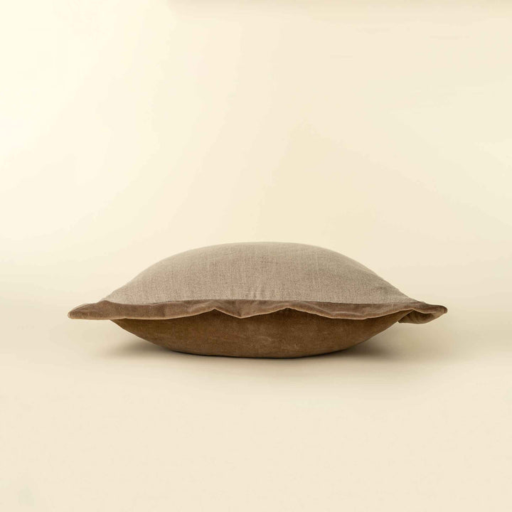VELVET EDGE LINEN PILLOW, CHOCOLATE
