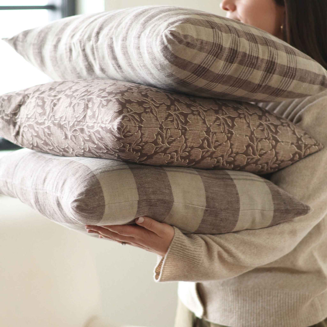 HOMESTEAD PLAID LINEN PILLOW