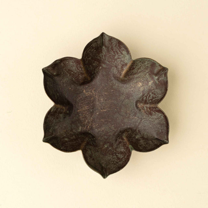 PETAL CATHCALL DISH