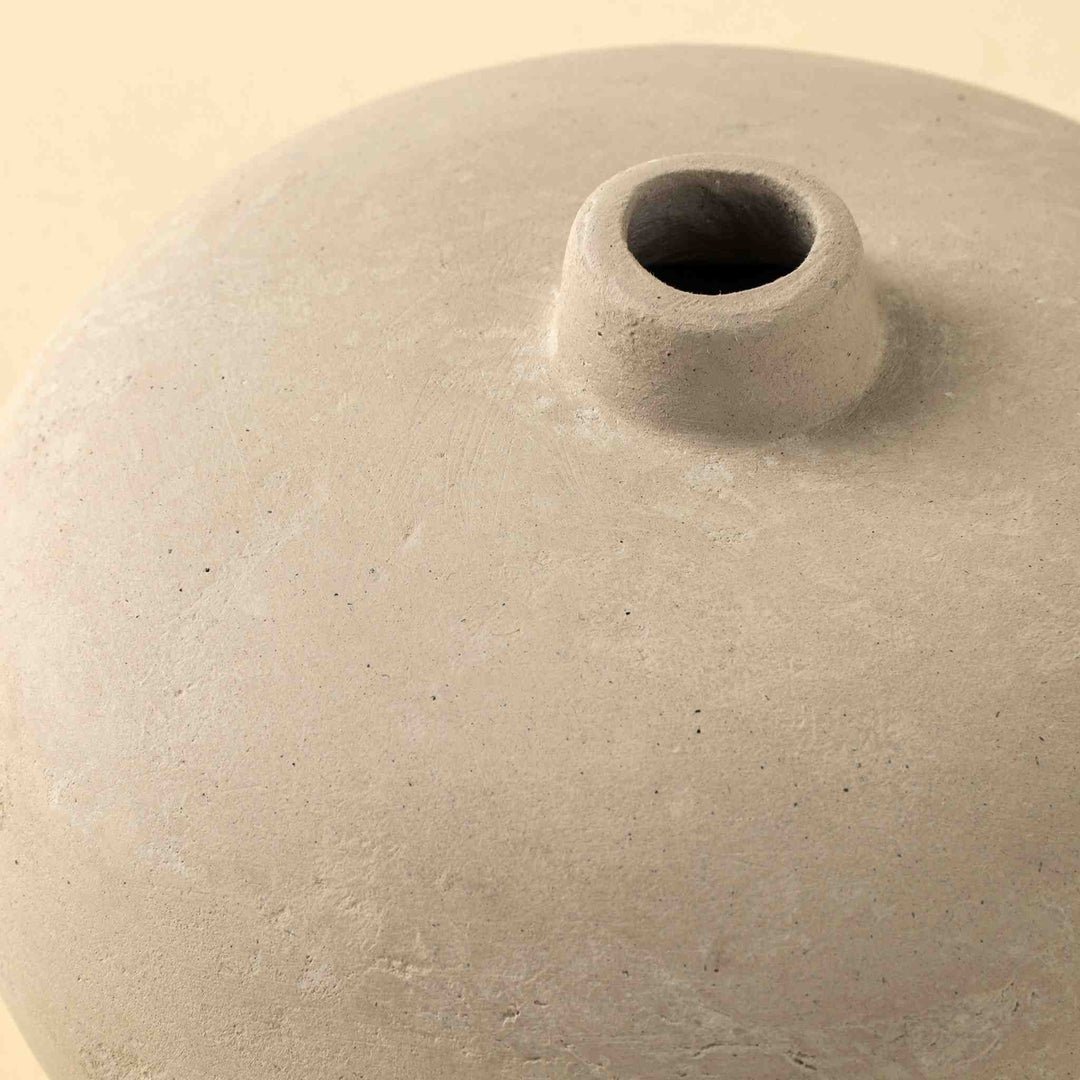ROTUNDA PAPER MACHE VASE