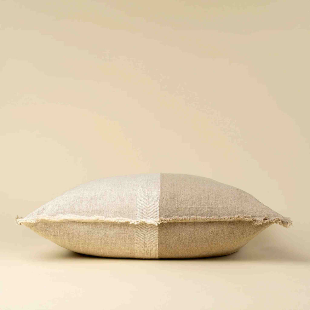 AUGUST LINEN PILLOW