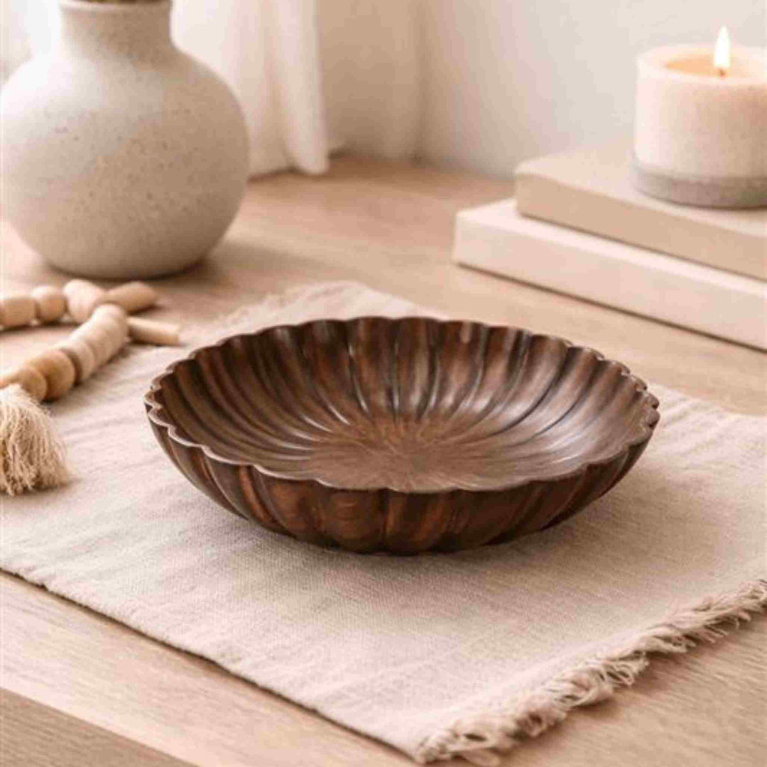 WOODEN SCALLOPED PLATE