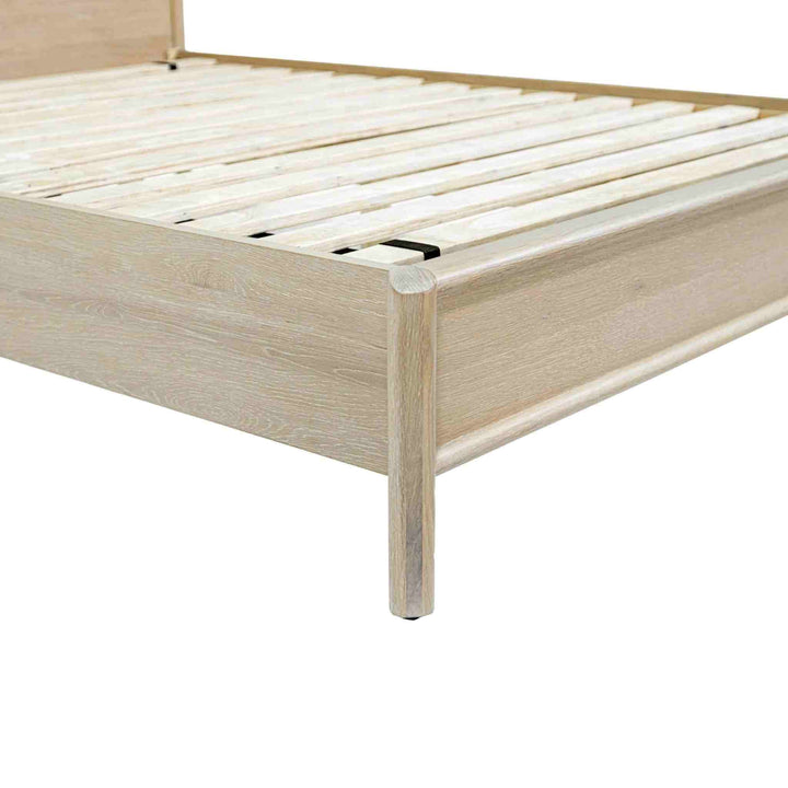 CHANNEL BED, LIGHT OAK