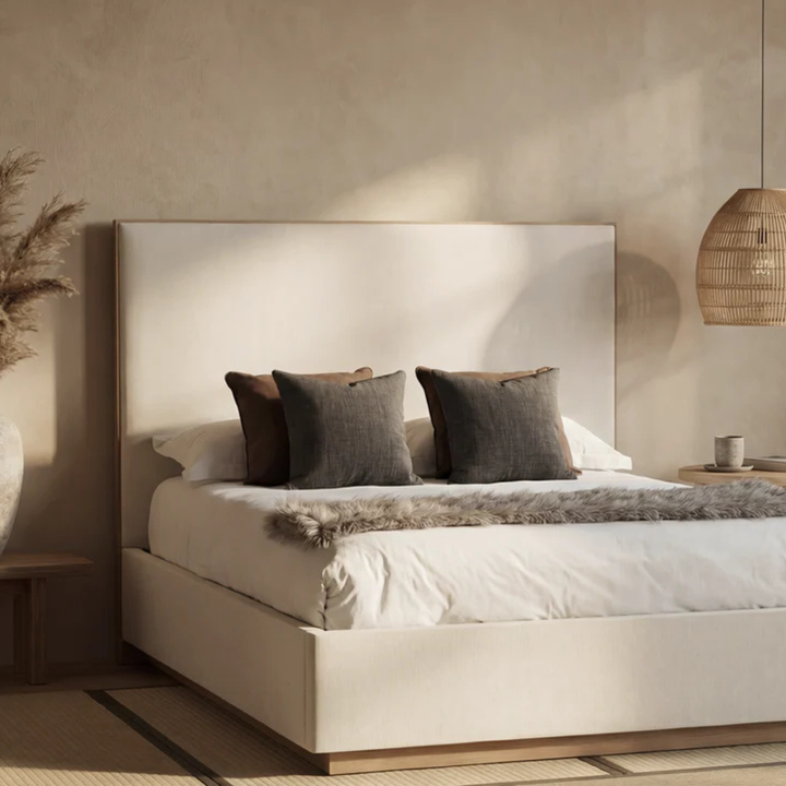 SANTAL UPHOLSTERED BED, CUSTOMIZABLE