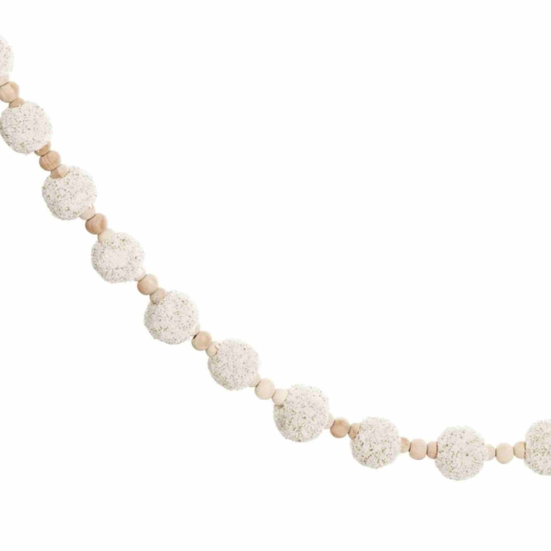 FLUFFY POM POM GARLAND