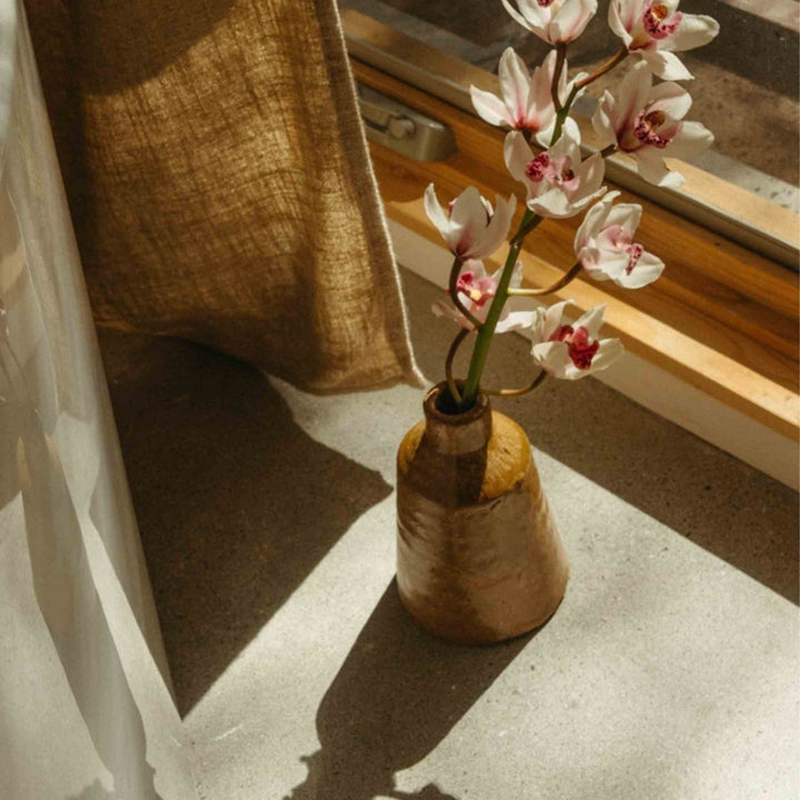 EARTHEN TERRACOTTA VASE