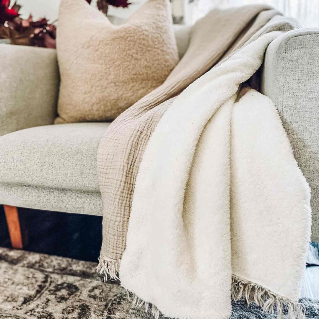 CRINKLE FLEECE LINED THROW
