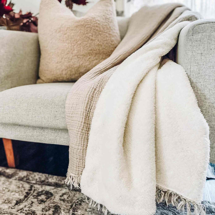 CRINKLE FLEECE LINED THROW