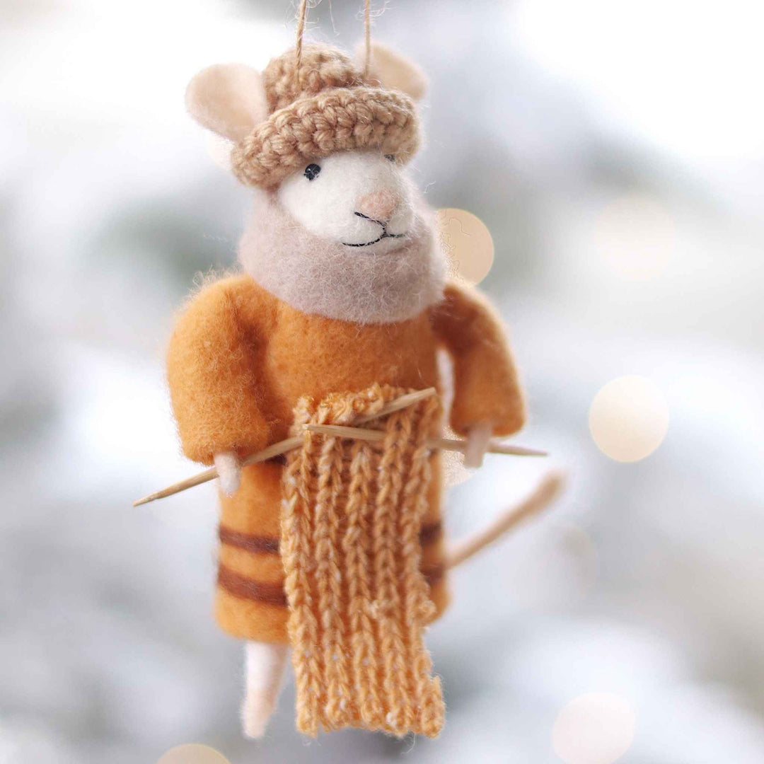 KNITTING NELLIE MOUSE ORNAMENT