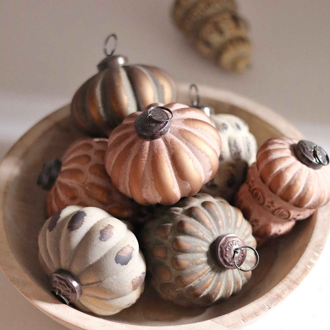 HEIRLOOM ONION ORNAMENT, RUSTIC PINK