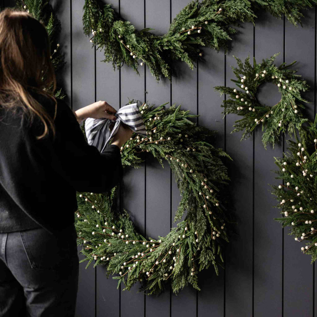 WHITE PLUM BERRY & CYPRESS WREATH