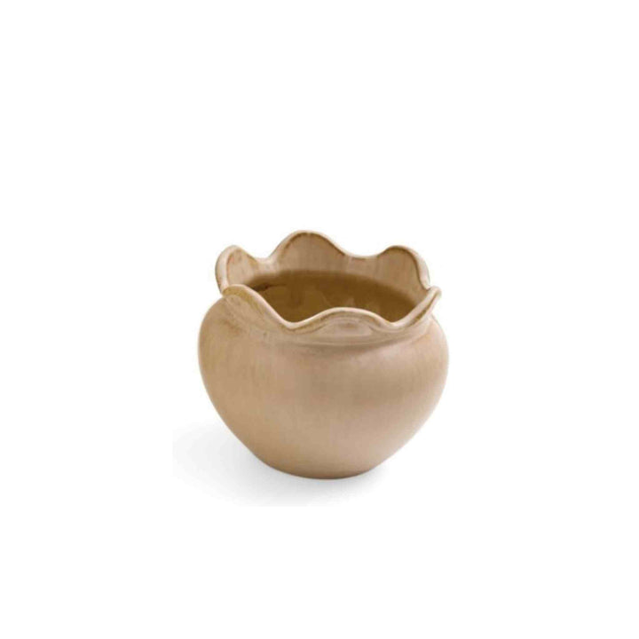 CLAY PLANTER W/ RUFFLES