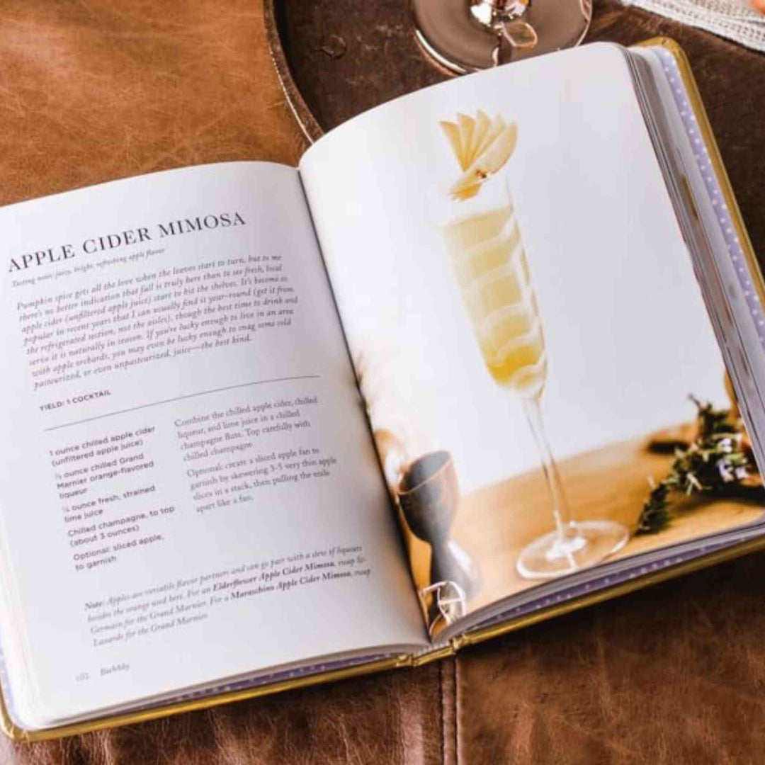 BUBBLY: A COLLECTION OF CHAMPAGNE AND SPARKLING COCKTAILS, BOOK
