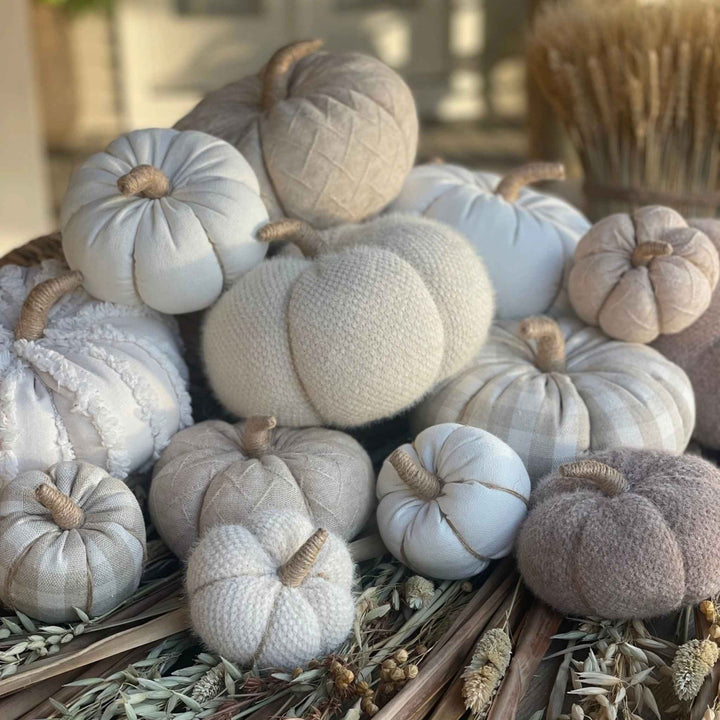 CREAM FUZZY FALL PUMPKIN