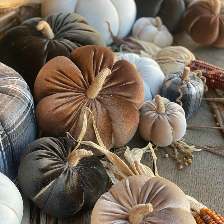 FOREST GREEN VELVET PUMPKIN