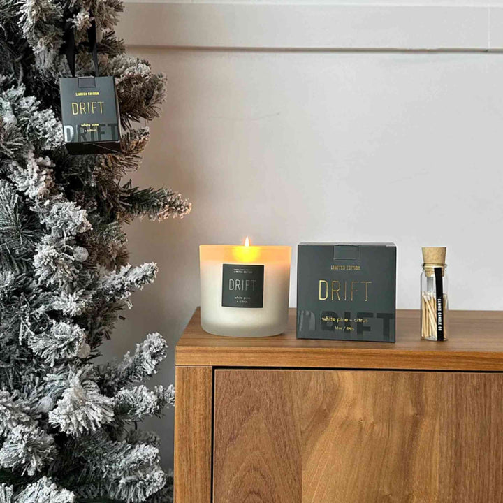 CANVAS HOLIDAY CANDLE