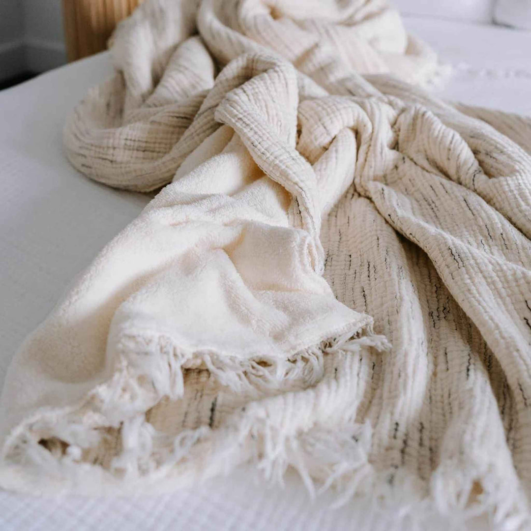 FLEECE LINED THROW, SKETCHED CRINKLE, NATURAL