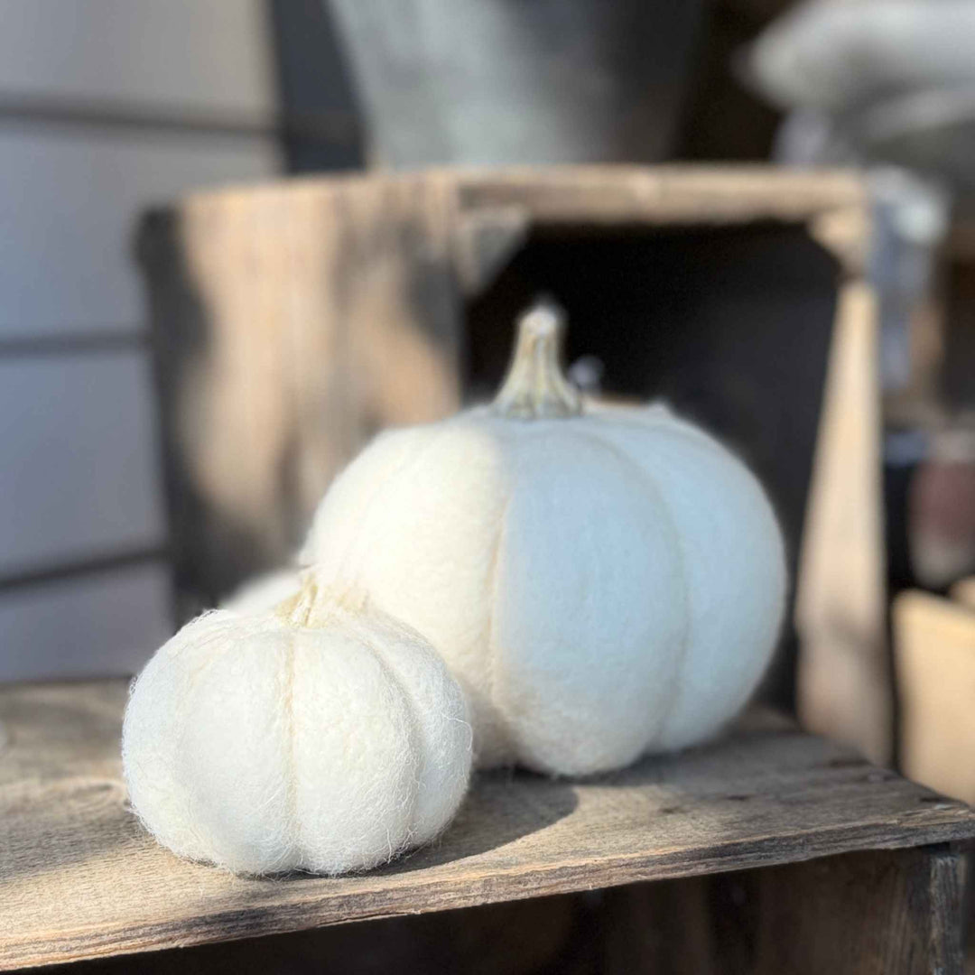 WOOL PUMPKINS