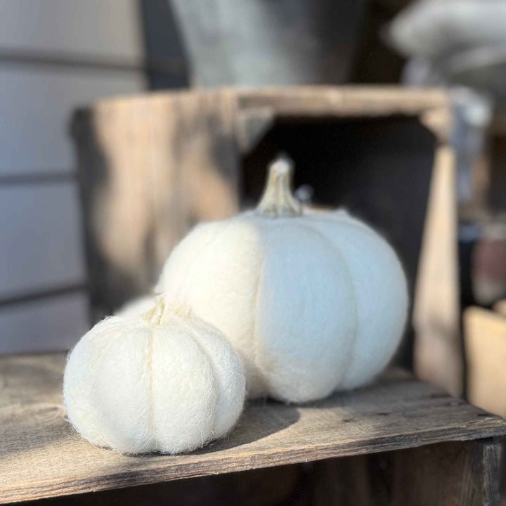 WOOL PUMPKINS