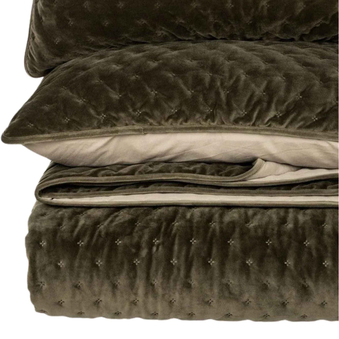 BALI VELVET QUILT SET