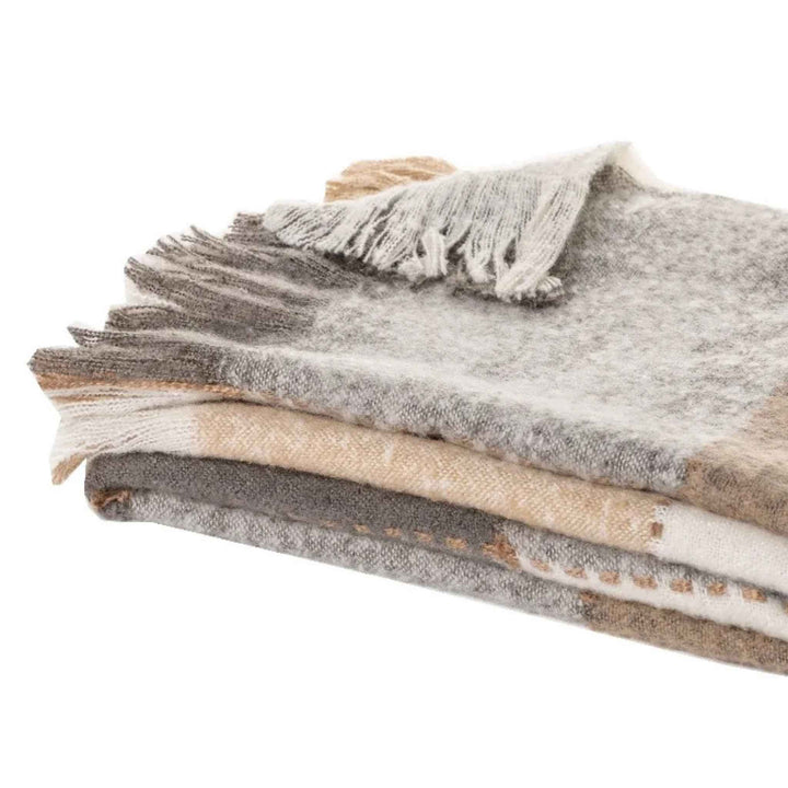 ELLIOT PLAID THROW