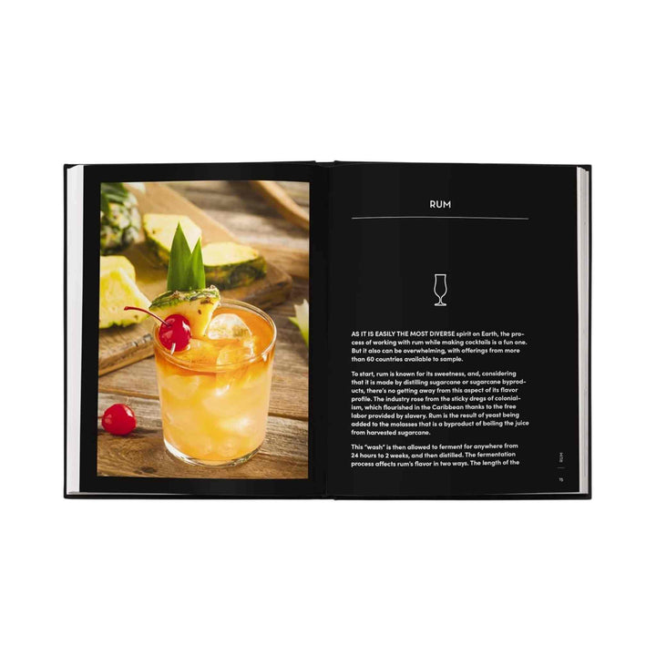 ESSENTIALS: COCKTAILS, OVER 500 CLASSIC RECIPES, BOOK